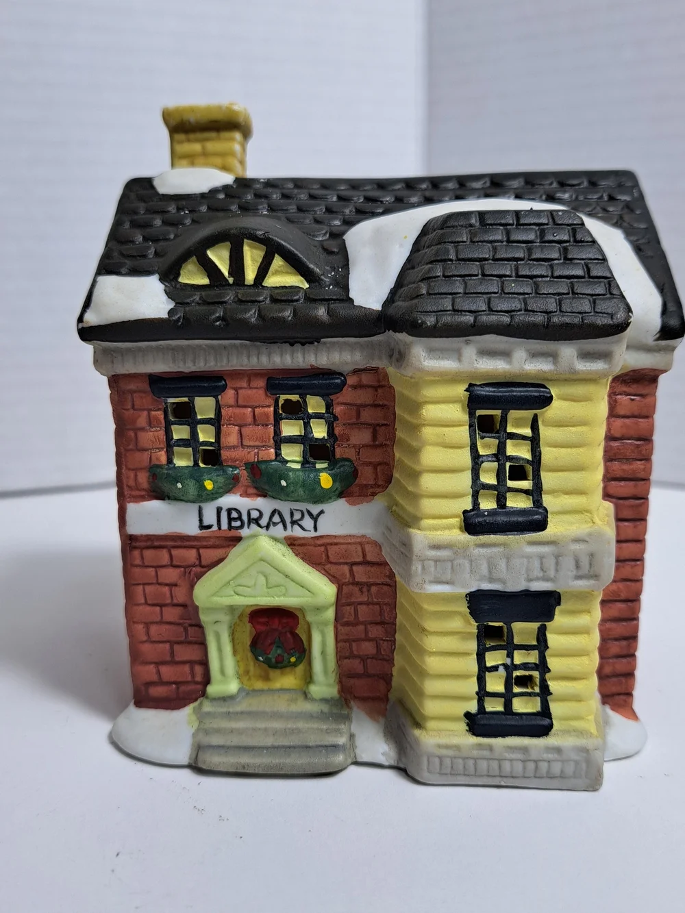 Heartland Valley 2004 Church & 1995 Dickens Winter Valley Library Lot of 2